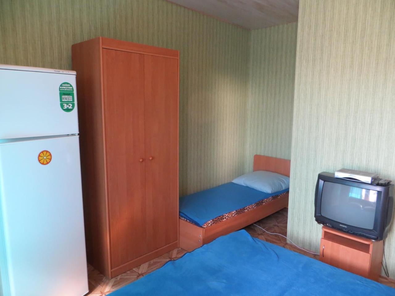 Monte Karlo Hotel Zaliznîi Port Exterior foto